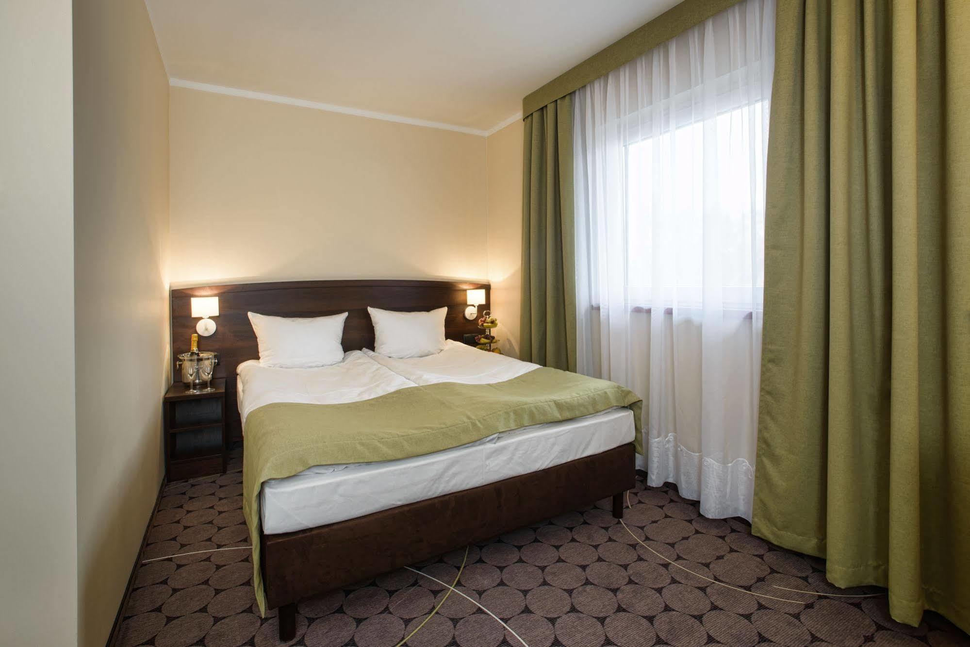 קרקוב Aparthotel Travel מראה חיצוני תמונה